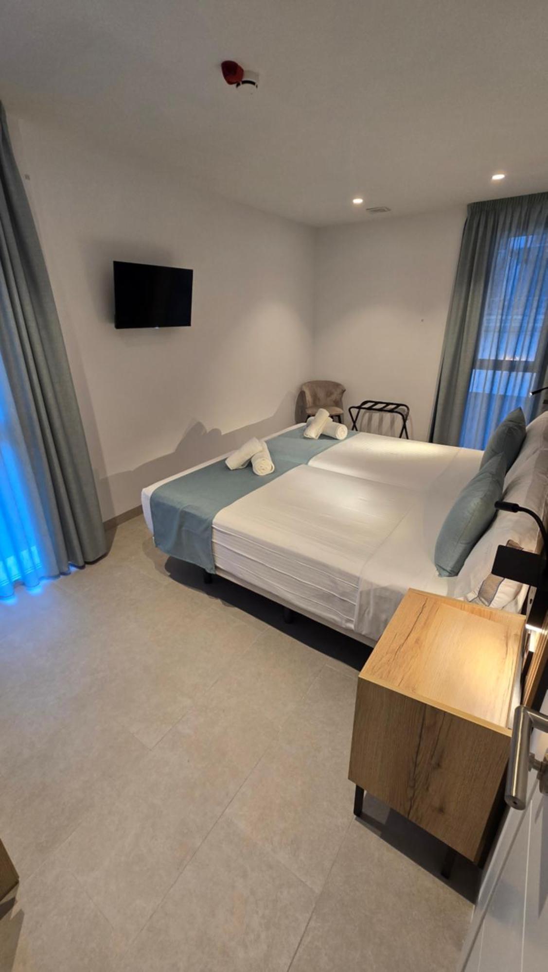 אליקאנטה Hostal Rambla 24 By Holihome מראה חיצוני תמונה
